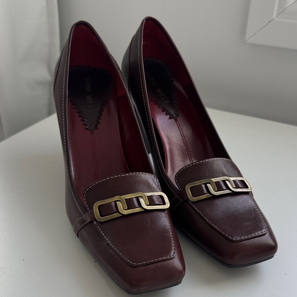 Nine West Brown Leather Loafers with Gold Chain Accent